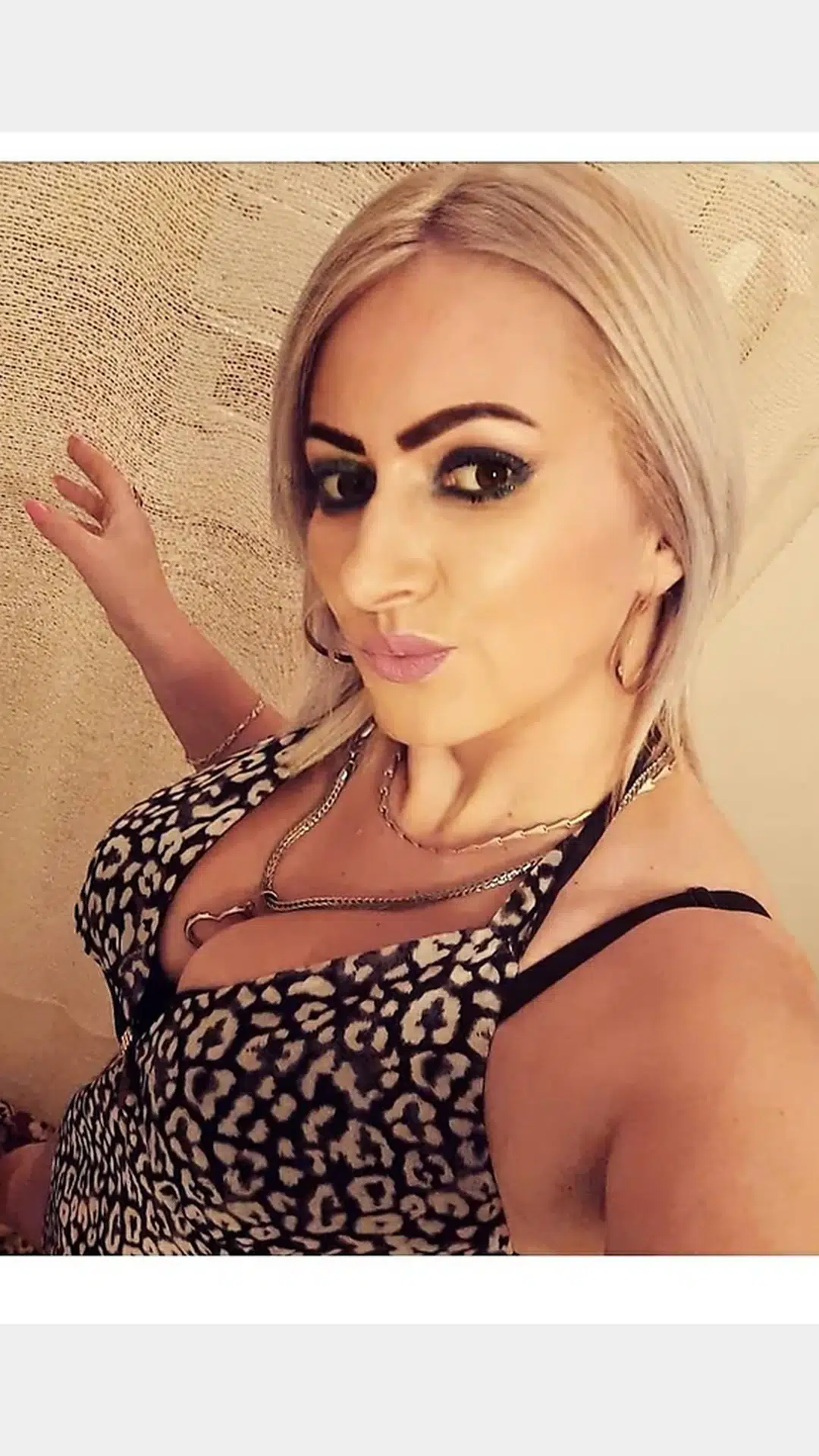 Esenyurt escort makalesi için kütüphane görseli 21, 01 portre