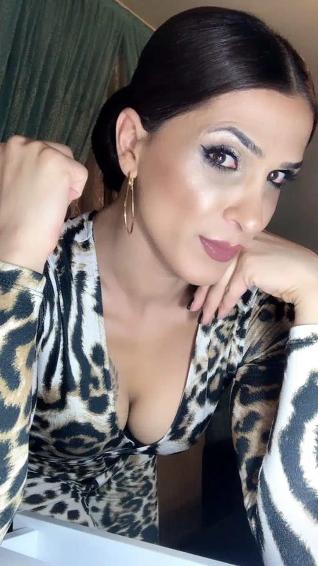 Esenyurt escort makalesi için kütüphane görseli 7, 01 portre